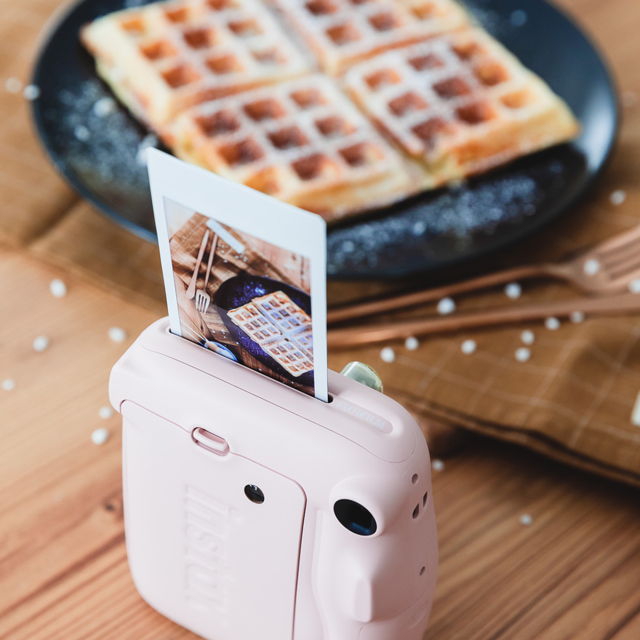 Waffel Sofortbildkamera Instax Mini 12